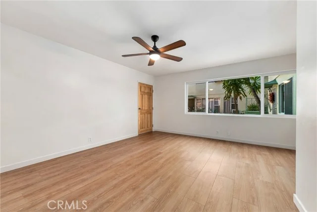 930 E 1st #16 photo 4