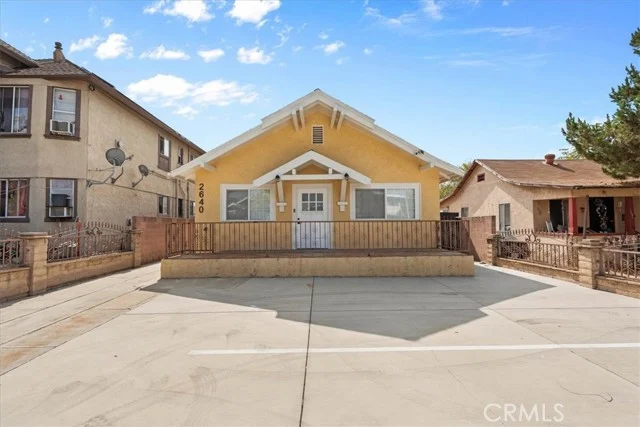 2640 Roseview photo 2