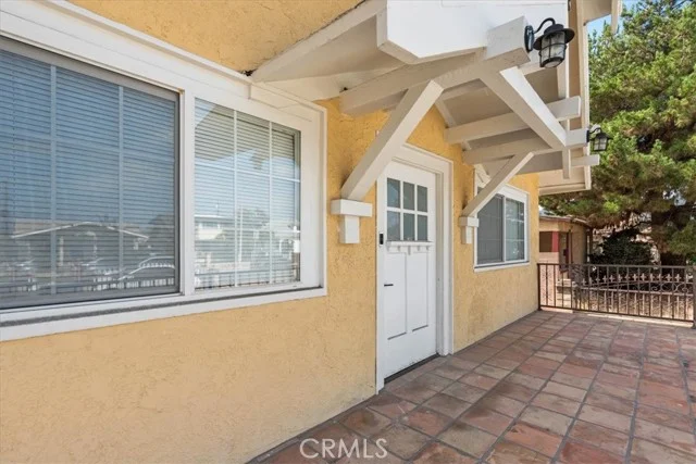 2640 Roseview photo 4