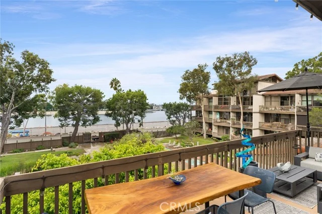 6326 Marina Pacifica Dr S photo 2