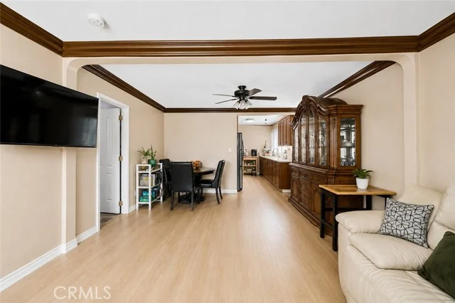 1221 W 88th photo 4