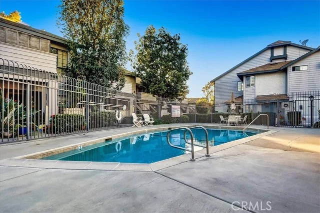883 W 34th #N photo 4