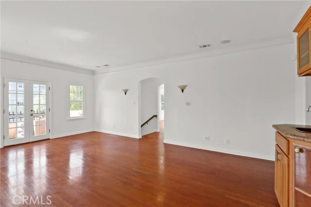 1131 E 2nd photo 5