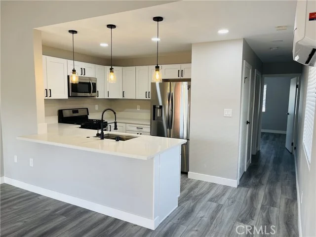 1054 W 23rd Street photo 3
