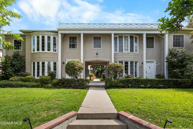 15234 Dickens Street #1/4, Sherman Oaks