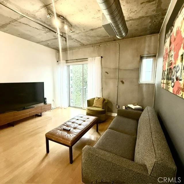 645 W 9th #425 photo 2