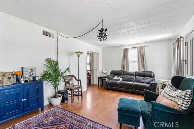 626 S Inglewood Avenue photo 2