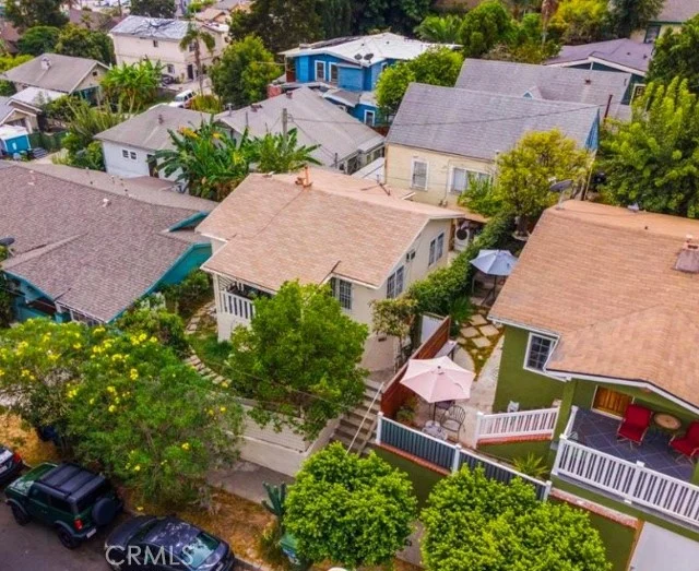 2210 Scott photo 2