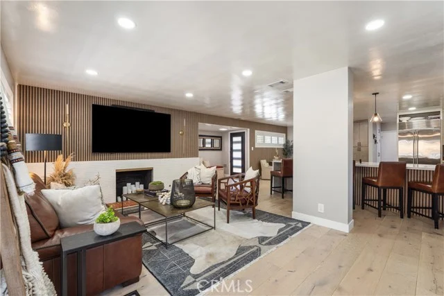 1611 N Greenbrier photo 2