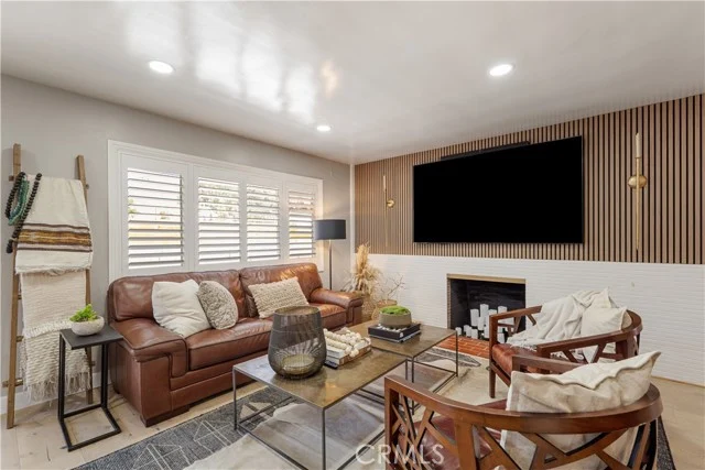 1611 N Greenbrier photo 3