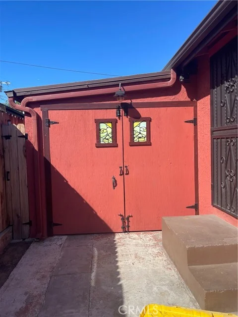 657 W 66 Street photo 3