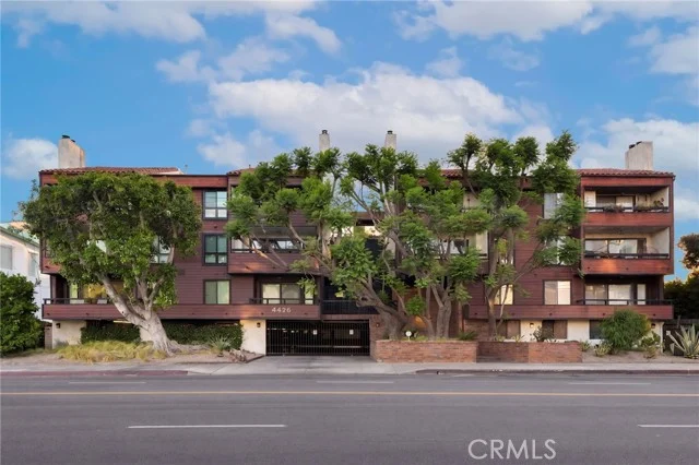 4425 Whitsett Avenue #210 photo 3