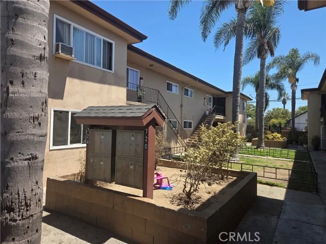 724 N Wilmington photo 2