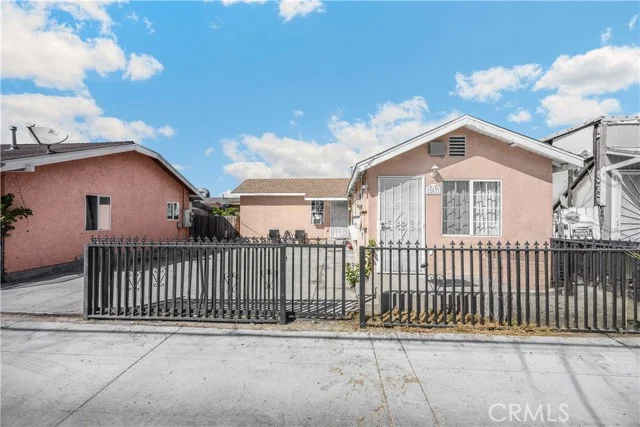 2031 E Spaulding Way photo 2