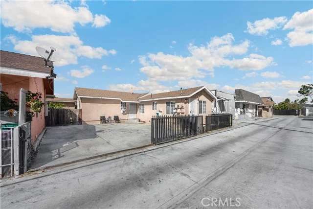 2031 E Spaulding Way photo 3