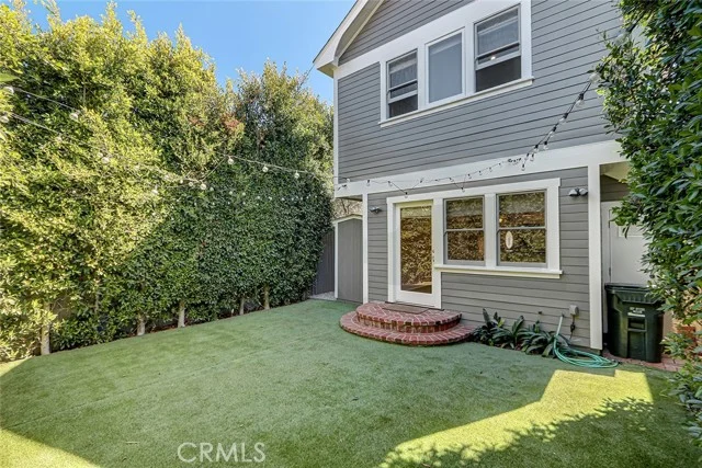 413 Emerald Street photo 3