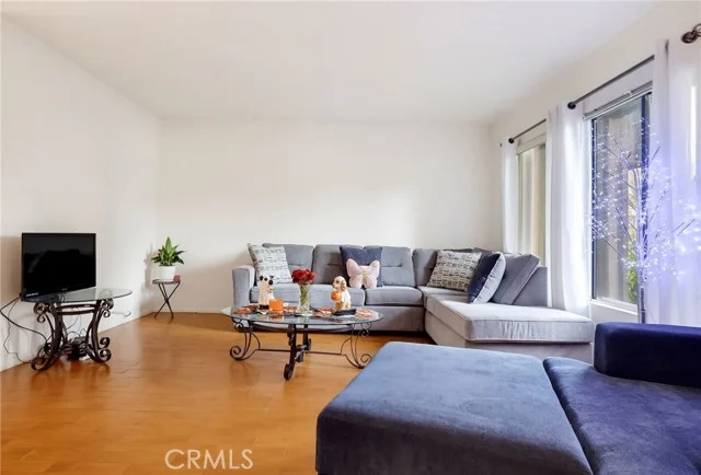 1713 Westmont photo 3