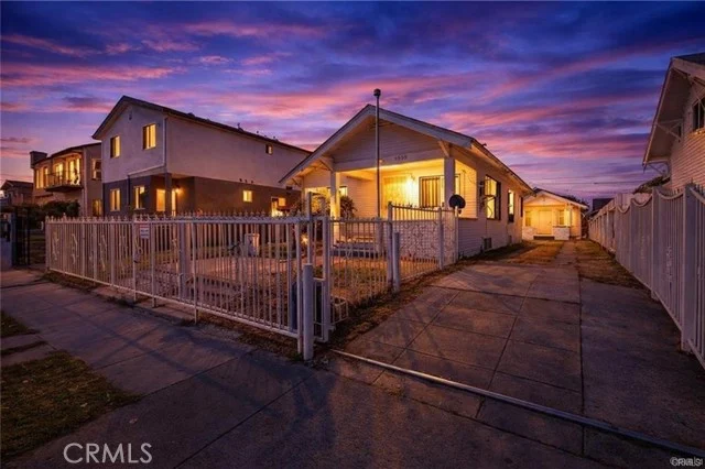 3959 Halldale Avenue, Los Angeles