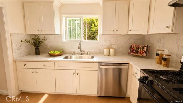 3959 Halldale Avenue photo 3
