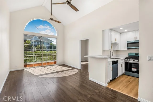 5620 Yolanda Avenue #214, Tarzana