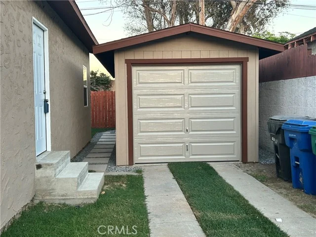 2412 Gale Avenue photo 3