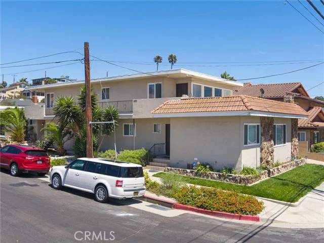 3644 Almeria Street photo 2