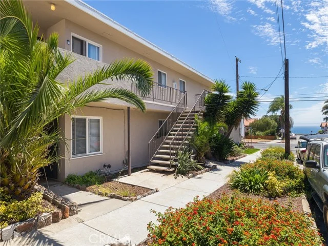 3644 Almeria Street photo 3