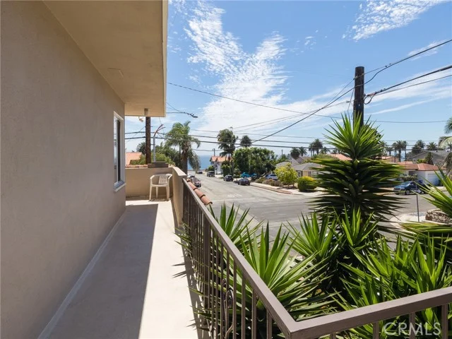 3644 Almeria Street photo 4