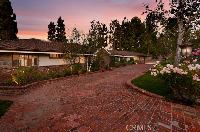 16172 Royal Oak Road photo 2