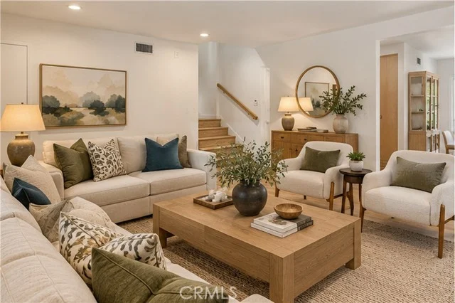 4776 Excelente Drive photo 2