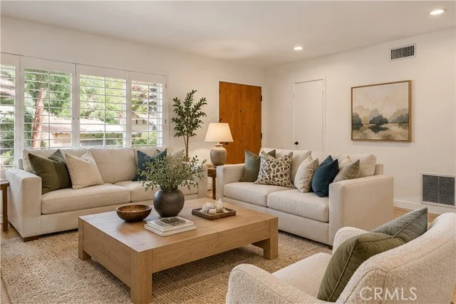 4776 Excelente Drive photo 3