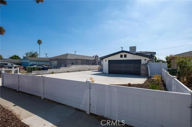 20840 Denker Avenue photo 3