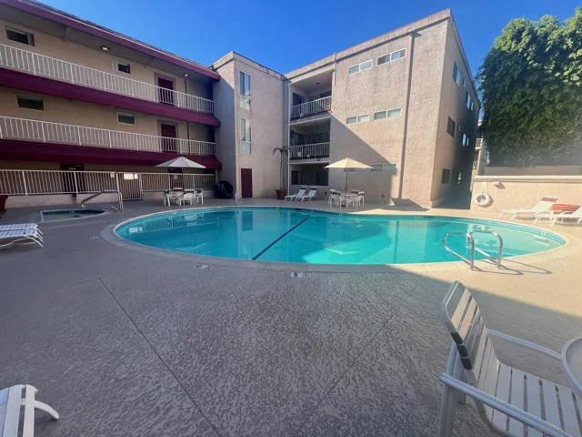 4487 Colbath Ave #207 photo 3