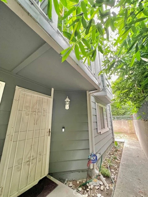 812 Inglewood photo 5