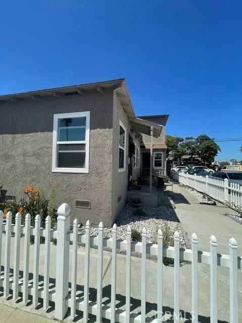 5653 E 2nd photo 3