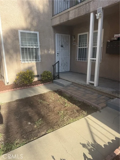 2421 Magnolia photo 3