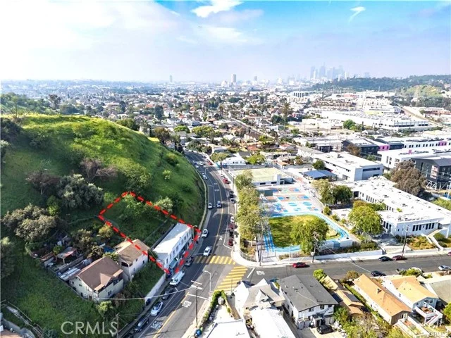 3374 Griffin photo 2