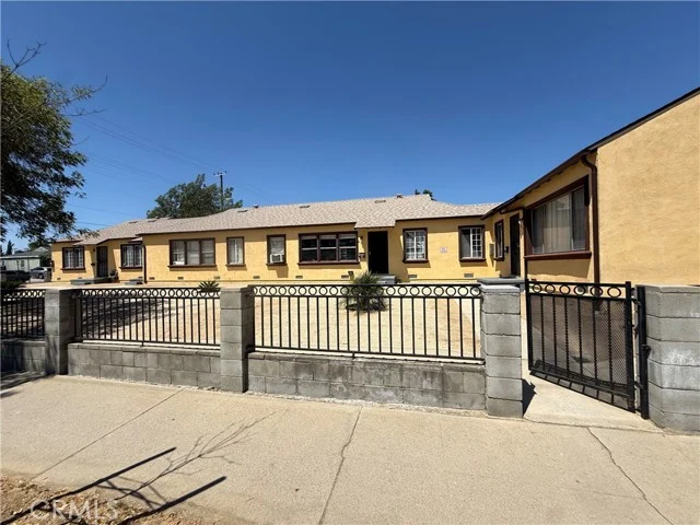 8100 De Garmo, Los Angeles