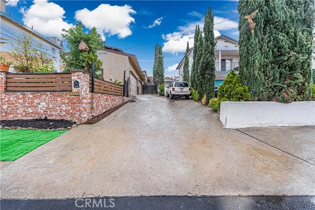 10334 Tujunga Canyon photo 1
