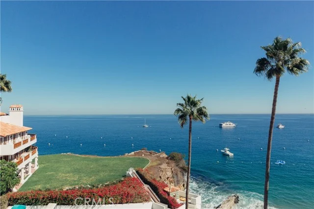 91 Playa Azul, Avalon