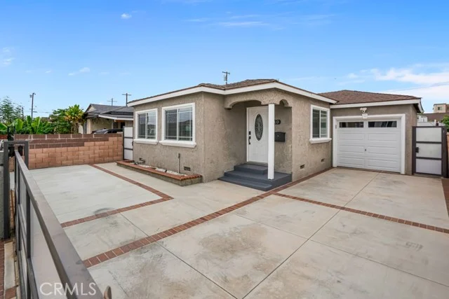 440 E Desford photo 3
