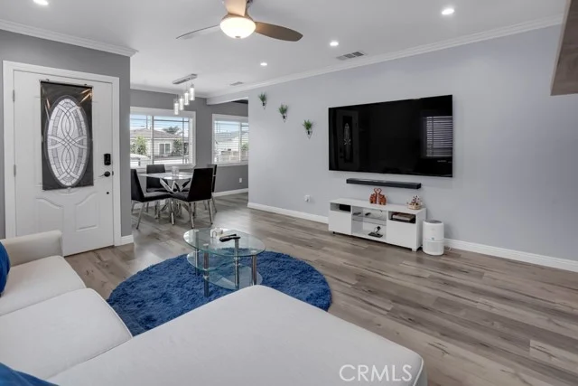 440 E Desford photo 4