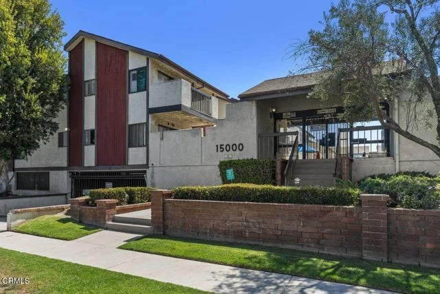 15000 Halldale Avenue #212, Gardena