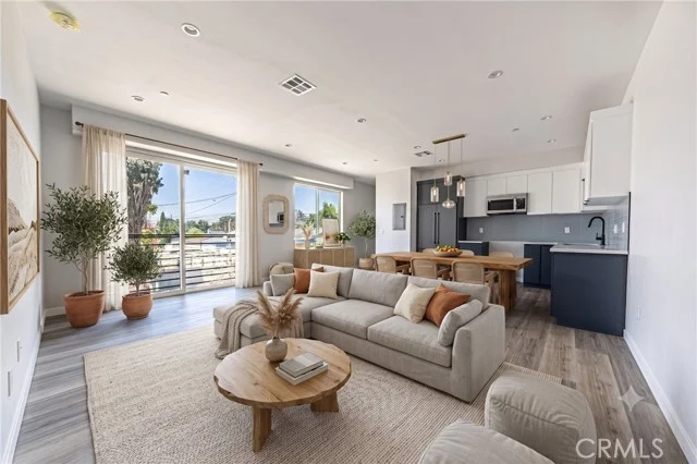 6700 Balboa photo 5