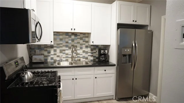 5433 HAROLD Way photo 2