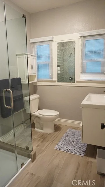 5433 HAROLD Way photo 3