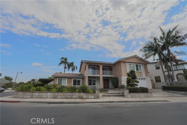 720 Pepper Tree photo 2