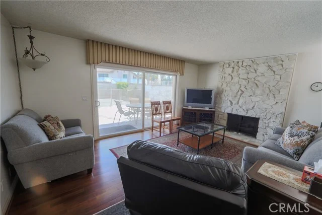 720 Pepper Tree photo 3