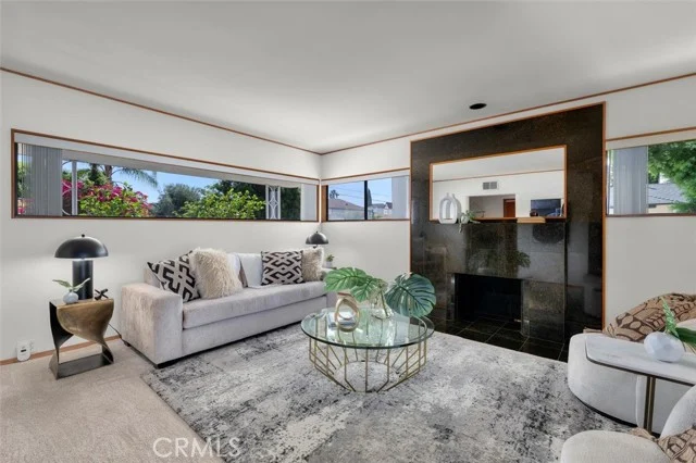 1427 S Doheny Drive photo 3