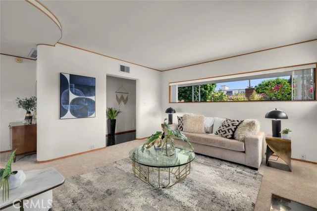 1427 S Doheny Drive photo 4